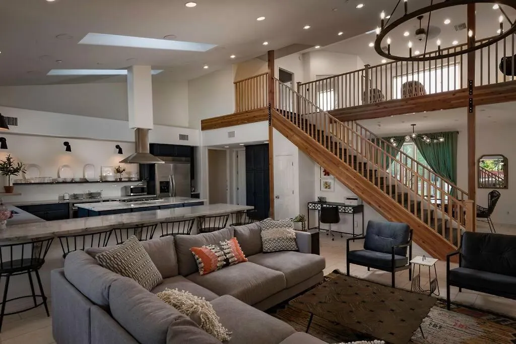 Holiday home Best Location In Phoenix! 5500Ft 6Bd-6Ba Pool-Spa-Game Room